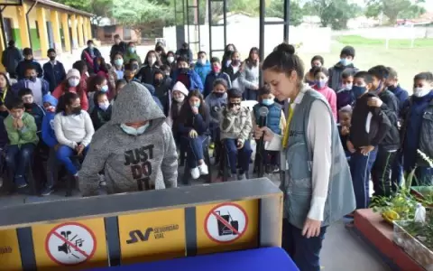 Ense�an a ni�os con juegos las normas de tr�nsito y seguridad vial