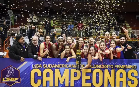 F�lix P�rez Cardozo, campe�n invicto de la Liga Sudamericana de B�squetbol