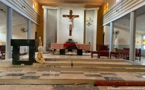 Ataque contra iglesia cat�lica deja al menos 50 muertos en Nigeria