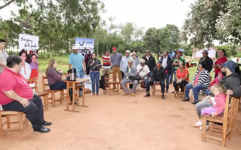 Pobladores de Arroyito destacan titulaci�n de tierras