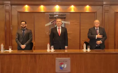 Asumieron nuevos ministros del TSJE