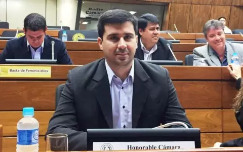 Los que est�n fuera de la concertaci�n �har�n juego al continuismo�, seg�n Villarejo