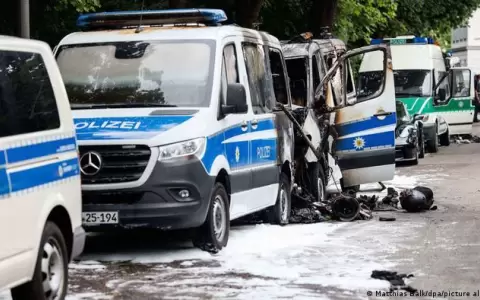 Alemania: incendian furgones policiales en v�speras de cumbre G7
