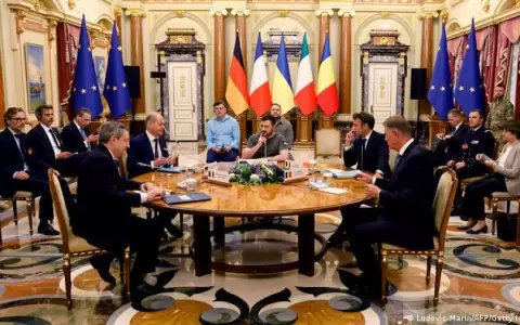 Alemania, Francia e Italia apoyan candidatura "inmediata" de Ucrania a la UE