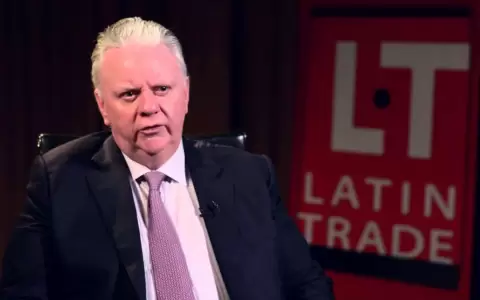 Banqueros apuntan el dedo inquisidor hacia las telef�nicas