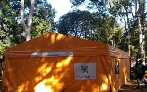 Instalan carpas en el Ineram para familiares de pacientes, pero no son suficientes