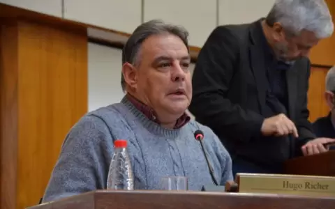 Hugo Richer: �Las fuerzas sociales y pol�ticas deben profundizar la democracia�
