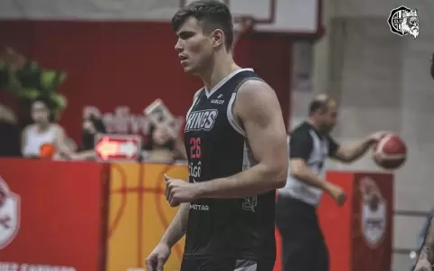 Nieto de Osvaldo Dom�nguez Dibb debuta en victoria de Olimpia Kings