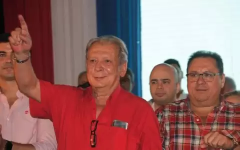 Postulaci�n de Abdo a la presidencia de la ANR es un �exceso de caradurismo�, seg�n Galaverna