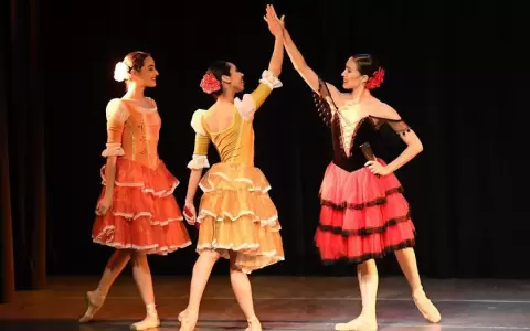 �Danz�ra�, en el Centro Paraguayo Japon�s