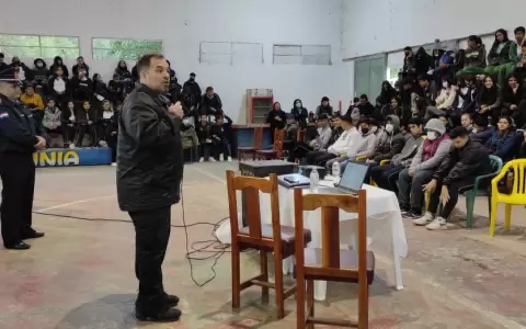 Comisi�n del Senado lleva adelante charlas para prevenci�n del consumo de drogas en colegios