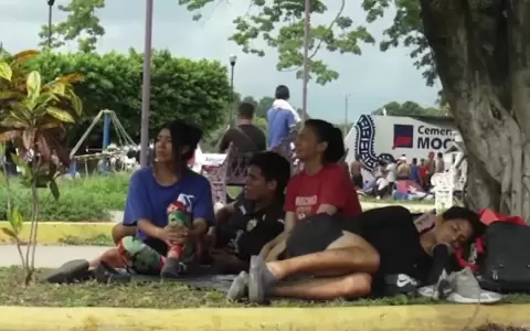 La mayor caravana de migrantes del a�o se desarrolla en plena Cumbre de las Am�ricas