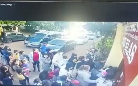 San Antonio: veh�culo atropella a varios personas frente a una escuela