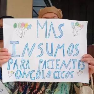 En la cuerda floja: ministra de Salud ser�a removida ante rosario de cuestionamientos