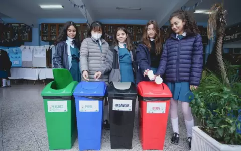 Inauguran primera prensa compactadora de reciclaje en una instituci�n educativa