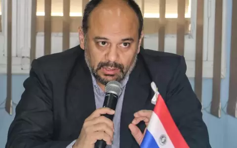 Director del Incan se candidata a senador a fin de trabajar por un mejor sistema de salud