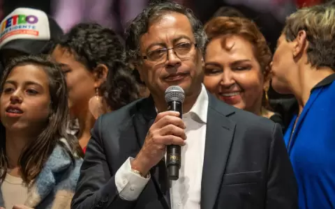 Gustavo Petro comunica al Gobierno venezolano su intenci�n de reabrir la frontera