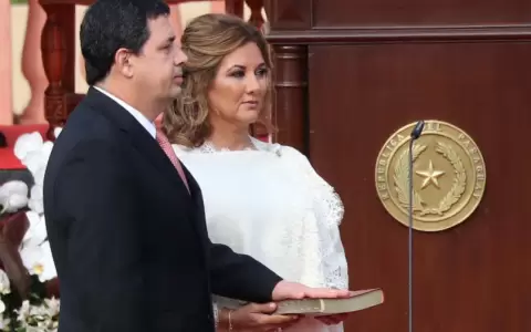 Esposa de Vel�zquez admiti� que nunca renunci� a la Fiscal�a