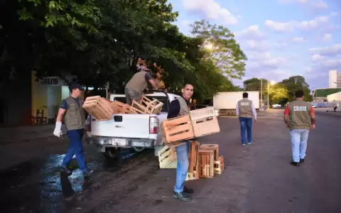 Asunci�n: retiran cajas de cuidacoches que "reservan" estacionamiento�