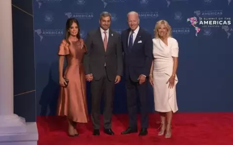 Invitaci�n oficial de Abdo a Biden es un hecho "in�dito", dice experto