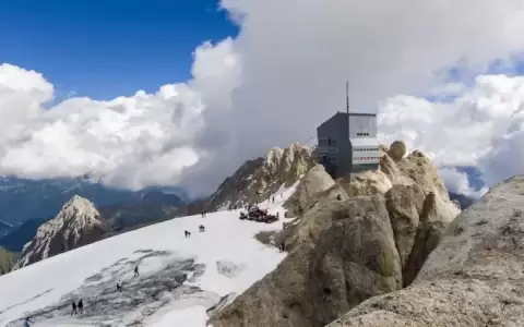 Marmolada: el desprendimiento del glaciar en los Alpes italianos deja al menos 7 muertos y 15 desaparecidos