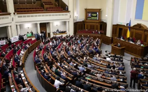 Parlamento de Ucrania aprueba destituciones de Zelenski de altos funcionarios