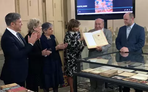 Como en un cuento de Roa, �libros perdidos� fueron entregados en Paraguay