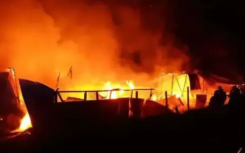 Mapuches radicales reivindicaron incendios de caba�as, comedores y una capilla en el sur de Chile