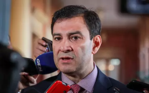 Beto Ovelar no responde a Esp�nola porque "no est� a su mismo nivel"