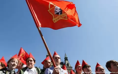 Diputados rusos aprueban creaci�n de organizaci�n patri�tica para ni�os y adolescentes