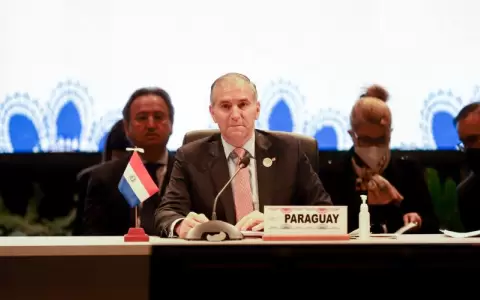 Mercosur acuerda una reducci�n del 10 % de su arancel externo