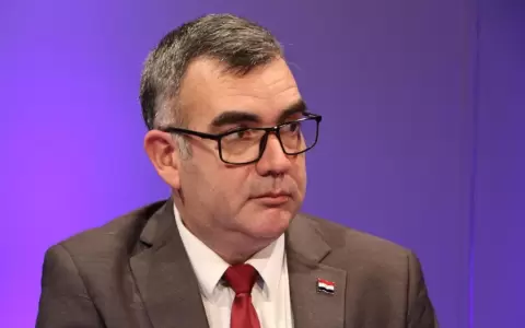 Paraguay necesita duplicar su inversi�n en educaci�n, dice el ministro Z�rate
