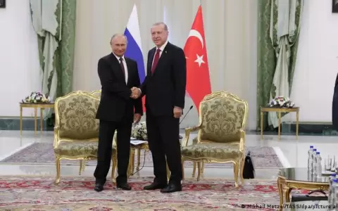 Putin y Erdogan debaten en Ir�n sobre exportaci�n de granos de Ucrania