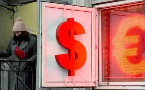El euro llega a su nivel m�s bajo en 20 a�os frente al d�lar: qu� consecuencias tiene la hist�rica paridad de las monedas