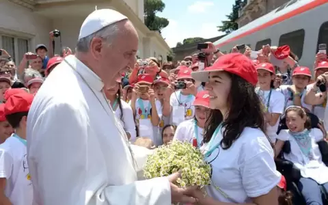 El papa Francisco pidi� ayudar a los j�venes a desarrollar un �sentido cr�tico� ante la constante desinformaci�n