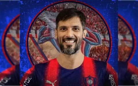 Hinchas de Cerro Porte�o piden por Roque Santa Cruz