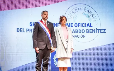 Abdo presenta pen�ltimo informe de gesti�n en medio de crisis
