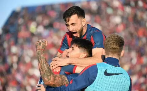 Bareiro marca el gol del triunfo de San Lorenzo ante Boca Juniors