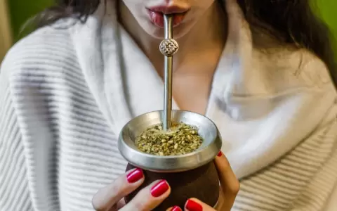 Salud advierte que mate muy caliente puede da�ar el sistema digestivo