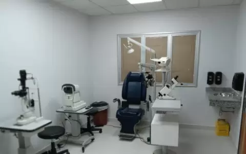 Habilitan consultorios de oftalmolog�a de IPS en Mariano y Luque