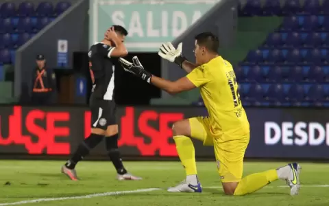Tacuary castiga sobre el final a un displicente Olimpia