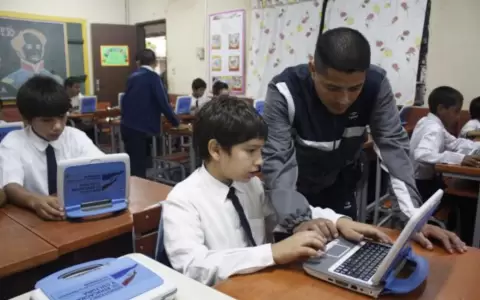 Proyecto de conectividad llega al 98 % de escuelas e iniciar� etapa de capacitaci�n docente