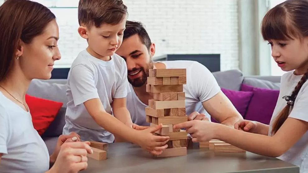 Vacaciones de invierno sin tareas escolares para fomentar la recreación en familia