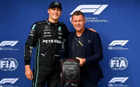 Russell sorprende en Hungr�a y obtiene su primera "pole position"
