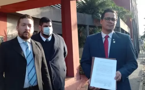 Municipalidad de Asunci�n denuncia a ESSAP ante Fiscal�a por da�o en recapado