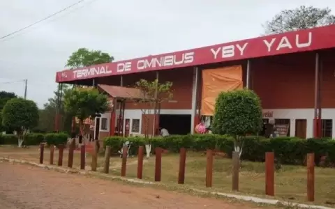 Desconocidos prenden fuego a dos indigentes en Terminal de Yby Ya�