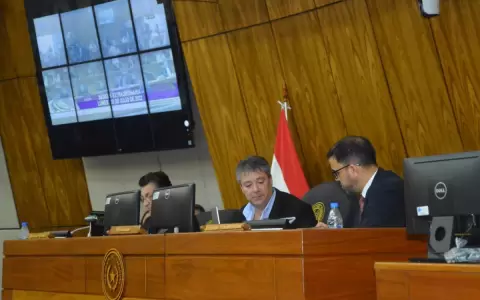 Con acusaciones y caldeado debate sigue an�lisis de libelo acusatorio contra FGE