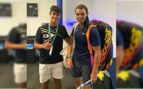 Vallejo ingresa al top 1.000 y recibe beca de la Rafa Nadal Academy