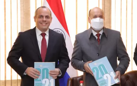 Contralor entreg� Memoria Anual 2021 al Congreso
