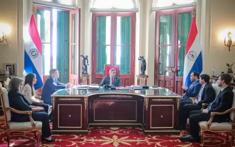 Gobierno anuncia reduccci�n de precios de la canasta familiar